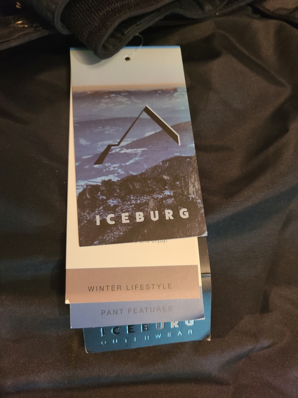 BNWT Womens Iceburg Winter Lifestyle Ski Pants - Black